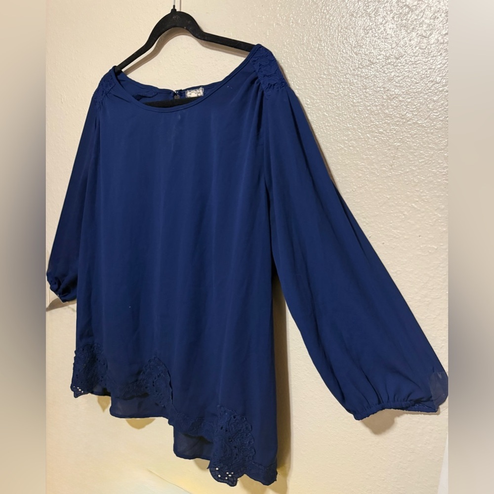 Eyeshadow Lace Trim Blouse | Navy Blue Top | Women’s 1X - Picture 3 of 5